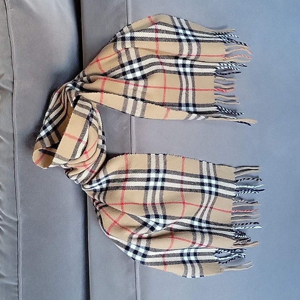 Burberrys Camel Lambswool Scarf - Picture 5 of 6